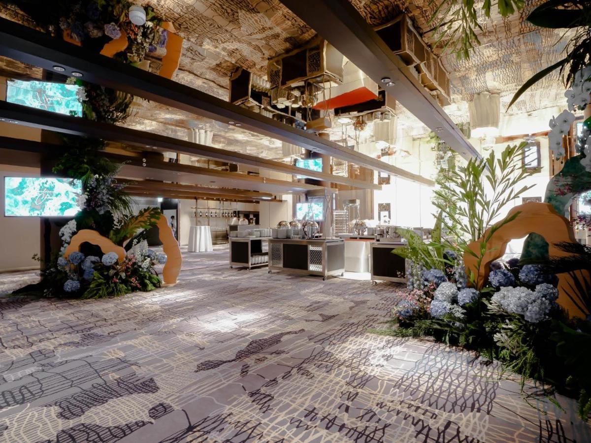 Chatrium Grand バンコク都 エクステリア 写真 The interior of the 2018-built terminal